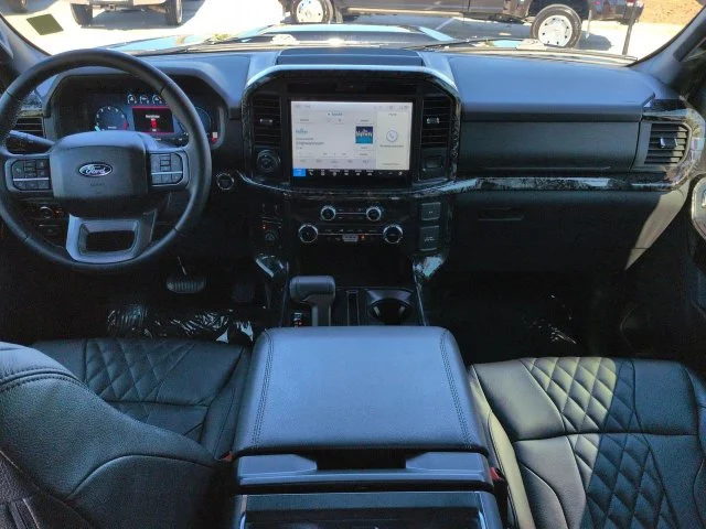 Used 2025 Black Metallic Ford XLT image 15