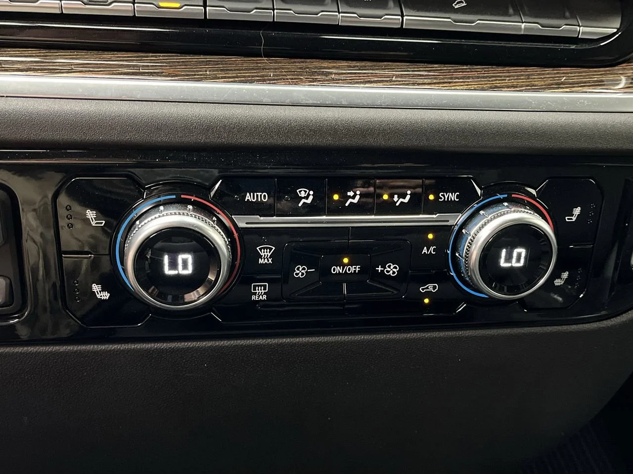 2025 GMC Sierra 1500 SLE - Photo 24
