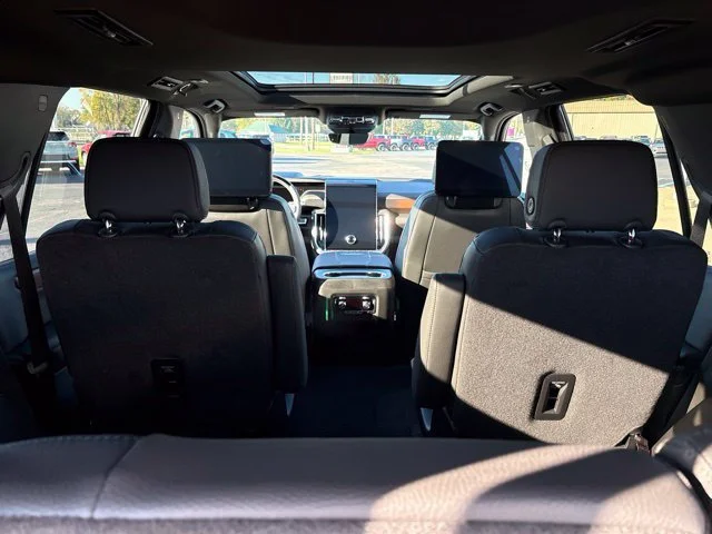 2027 GMC Yukon Denali - Photo 28