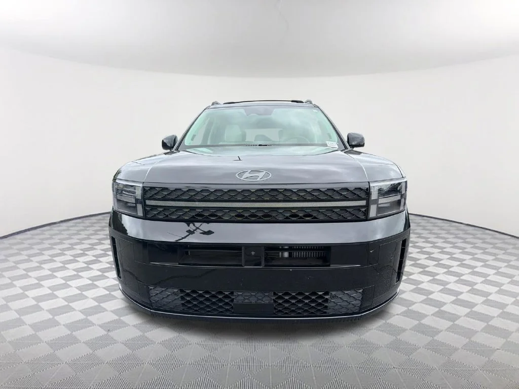 Used 2024 Black Hyundai Calligraphy image 2