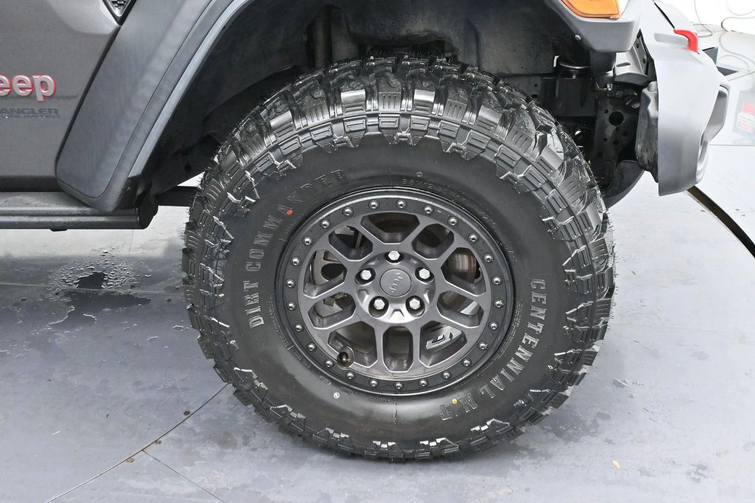 Used 2022 Granite Crystal Metallic Clearcoat Jeep Unlimited Rubicon image 32