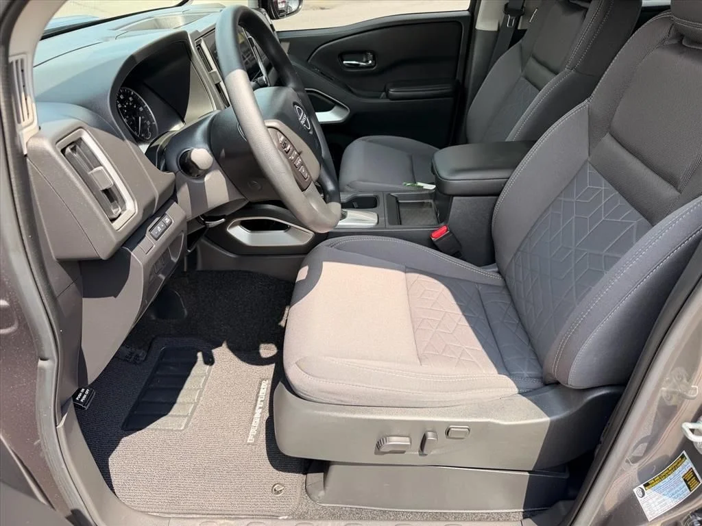 Used 2025 Gray Nissan SV image 8