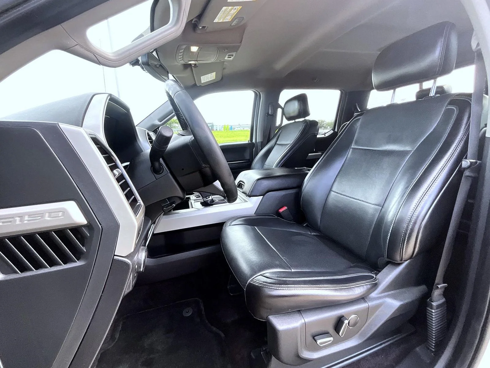 Used 2017 Silver Ford Lariat image 10