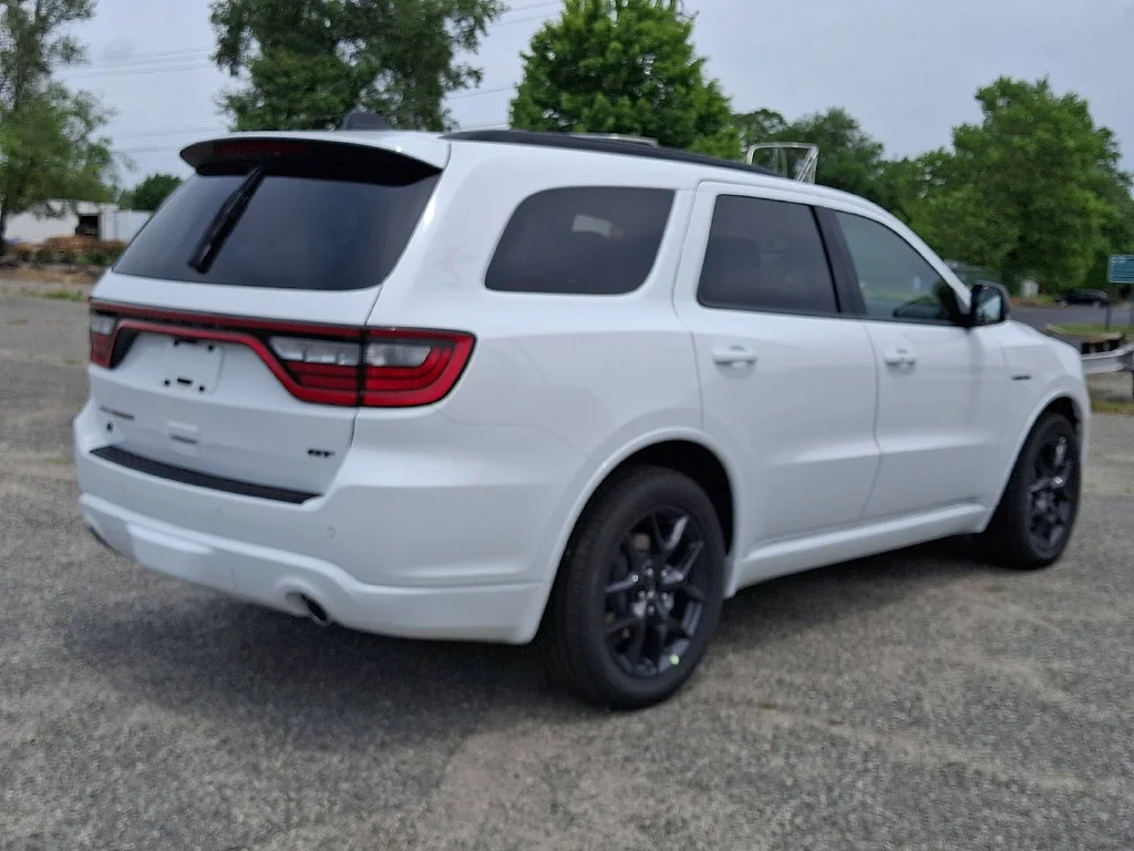 New 2026 White Knuckle Clear-Coat Exterior Paint Dodge GT Plus HEMI V8 image 8