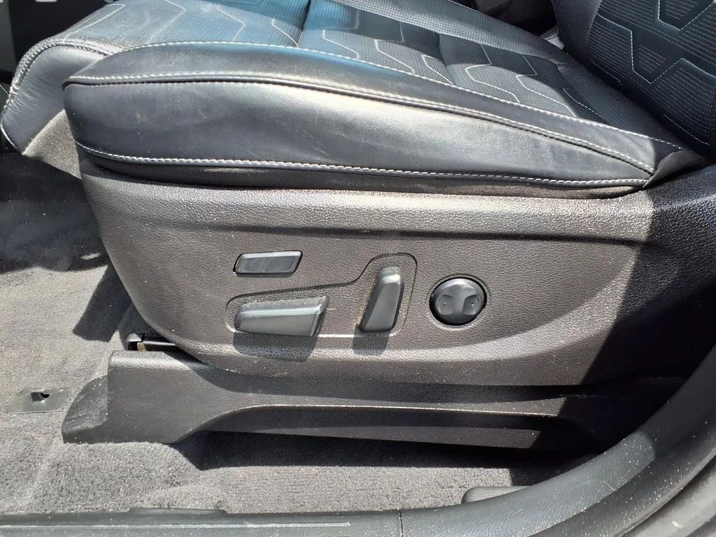 Used 2022 Gray Kia SX image 24