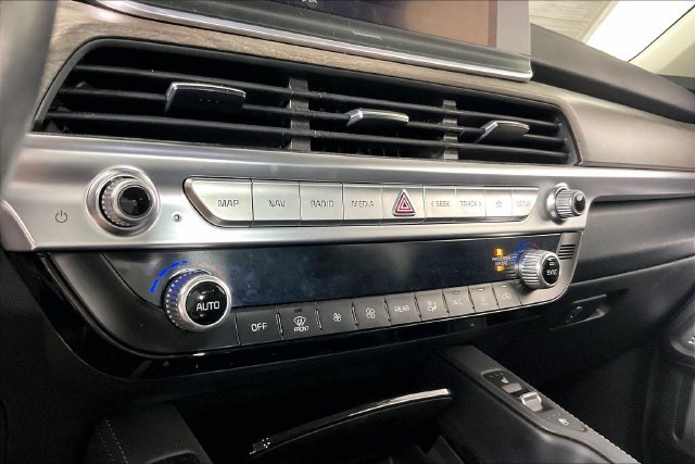 Used 2021 Black Kia EX image 9