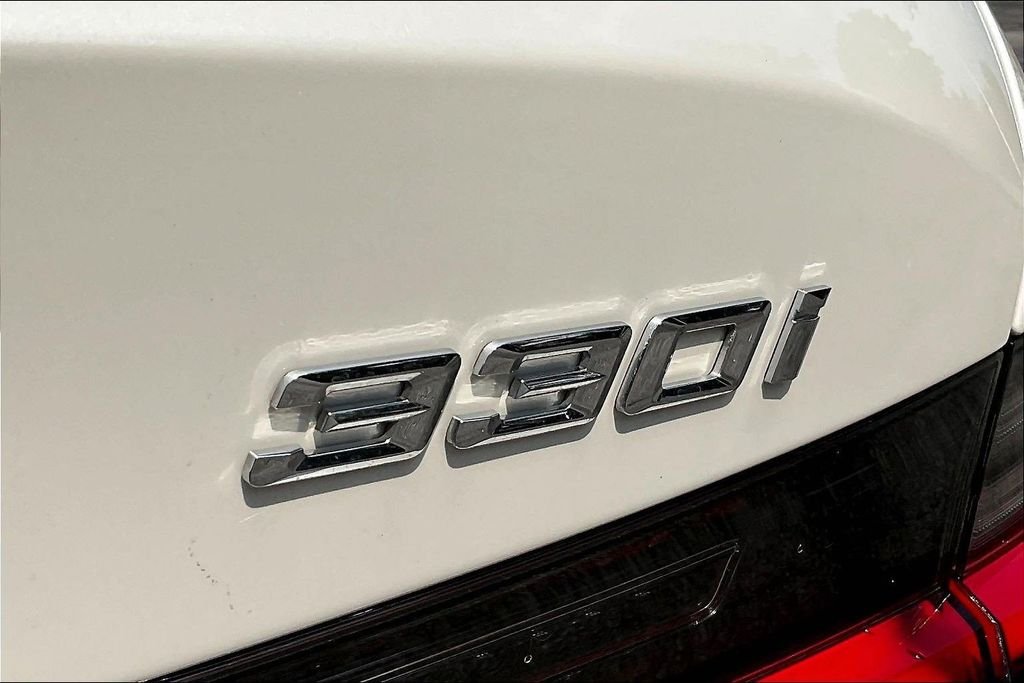 Used 2025 White BMW 330i image 26