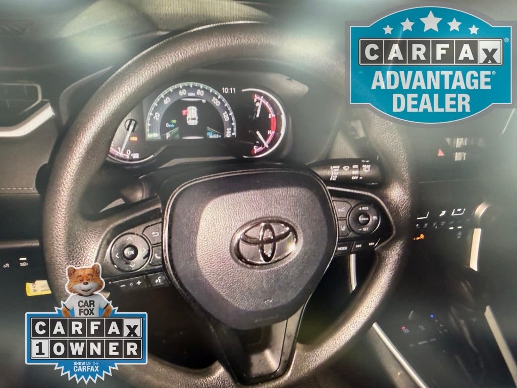 Used 2025  Toyota LE image 7