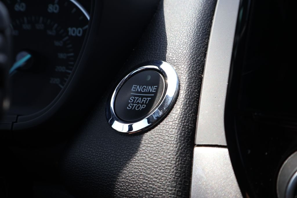 Used 2022 Silver Ford SES image 32