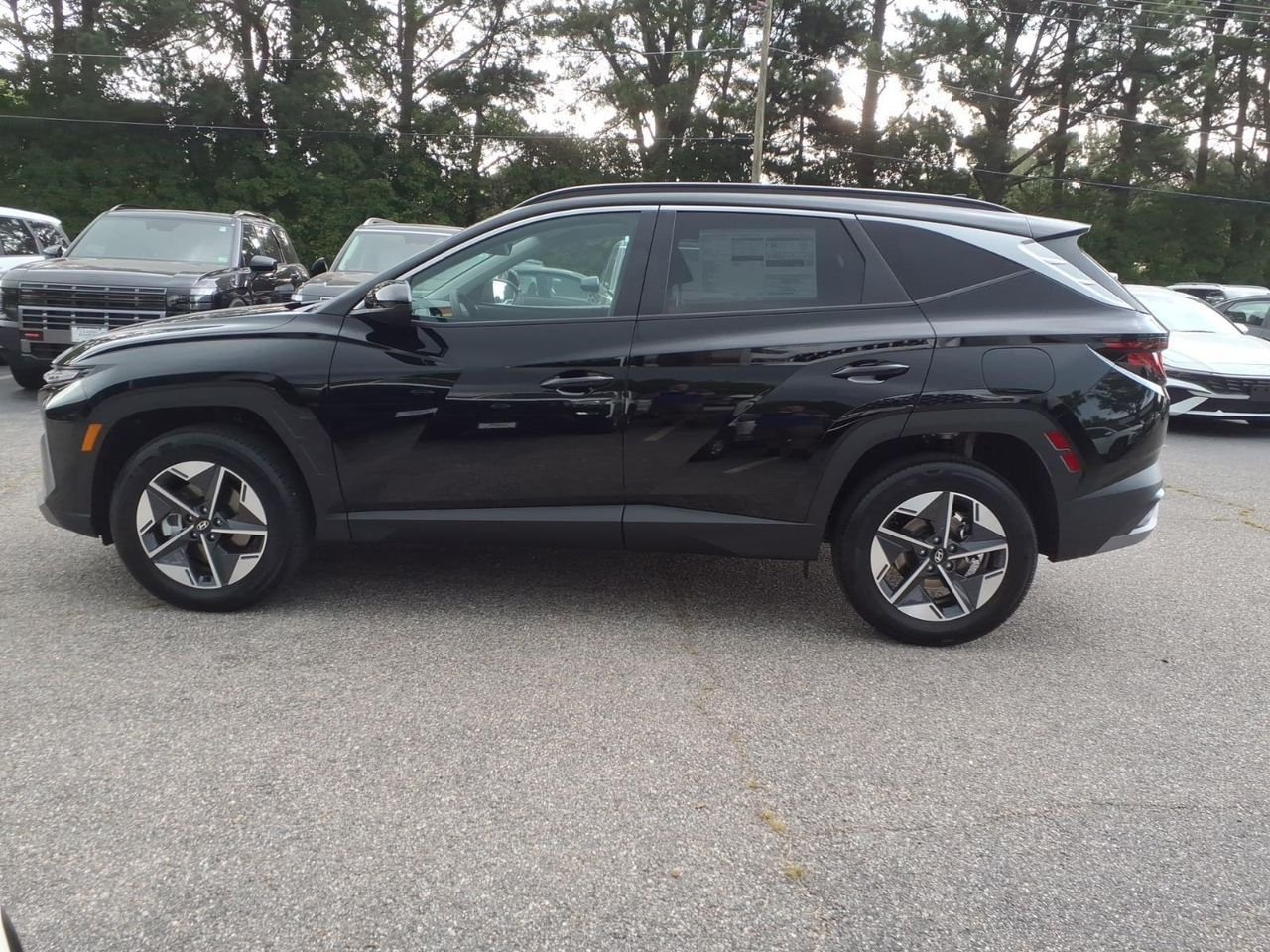 New 2026 Ash Black Hyundai SEL AWD image 9