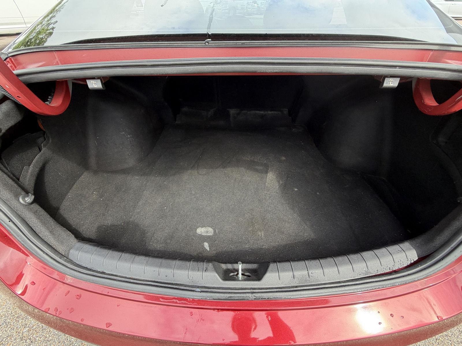 Used 2021 Passion Red Tintcoat Kia LXS image 17