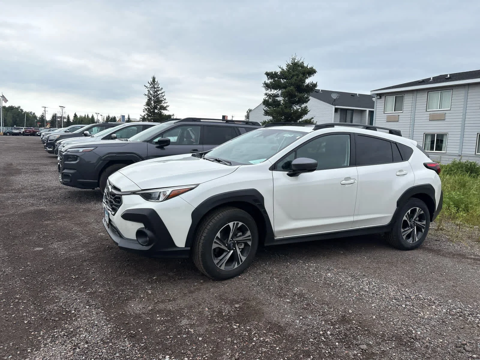 Used 2026 Crystal White Pearl Subaru Premium image 2