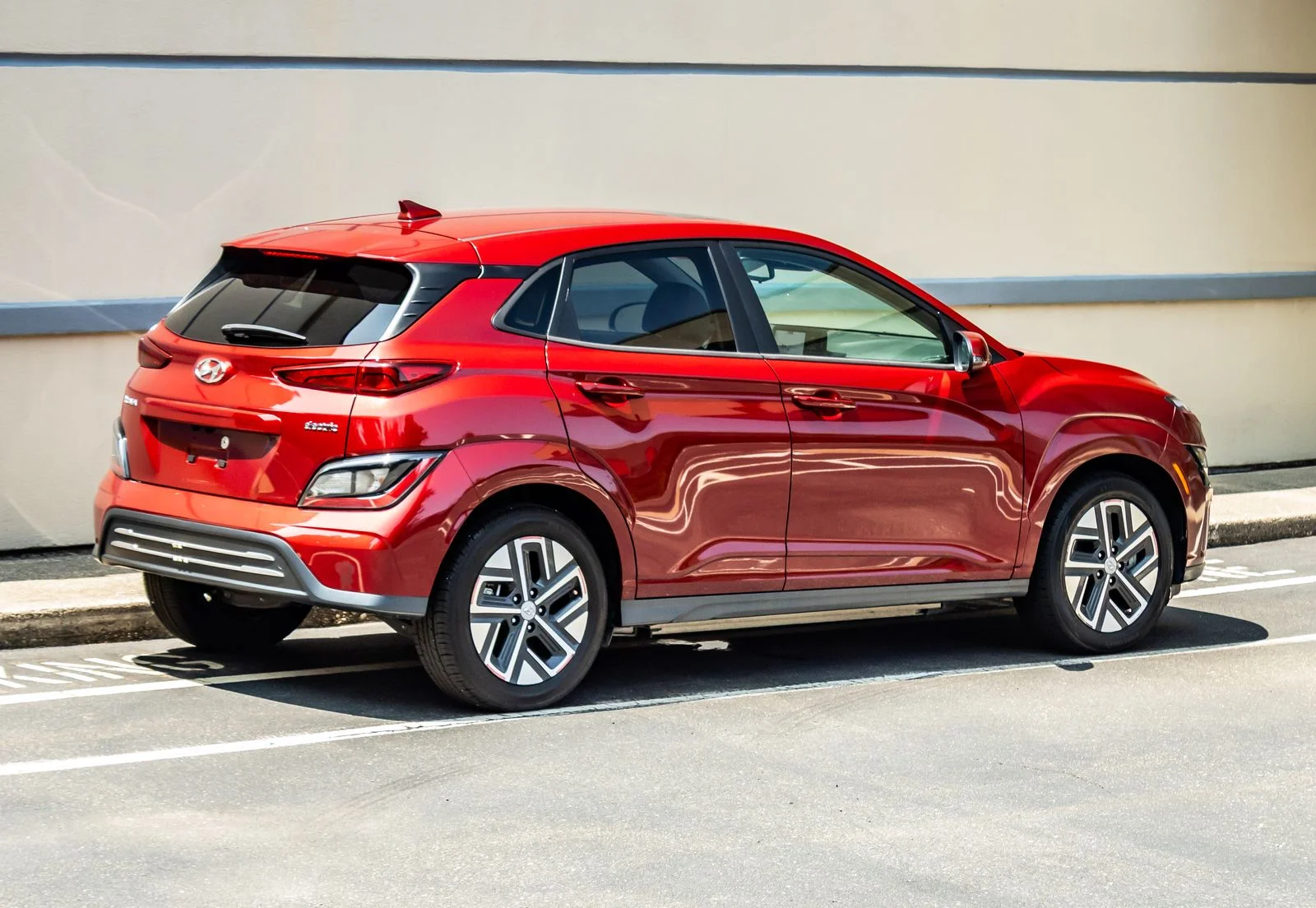 Used 2023 Red Hyundai SEL image 8