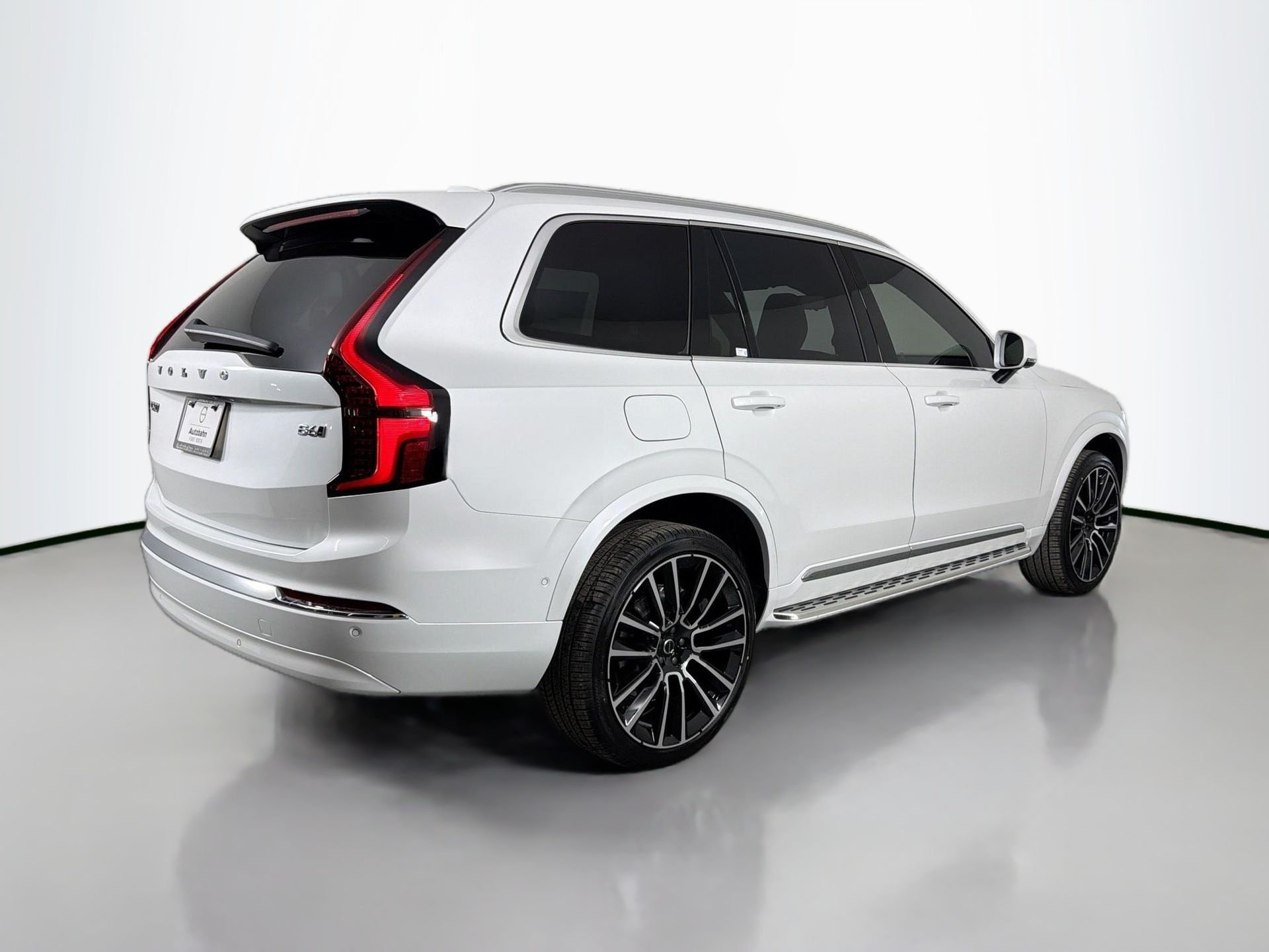 2026 Volvo XC90 Plus