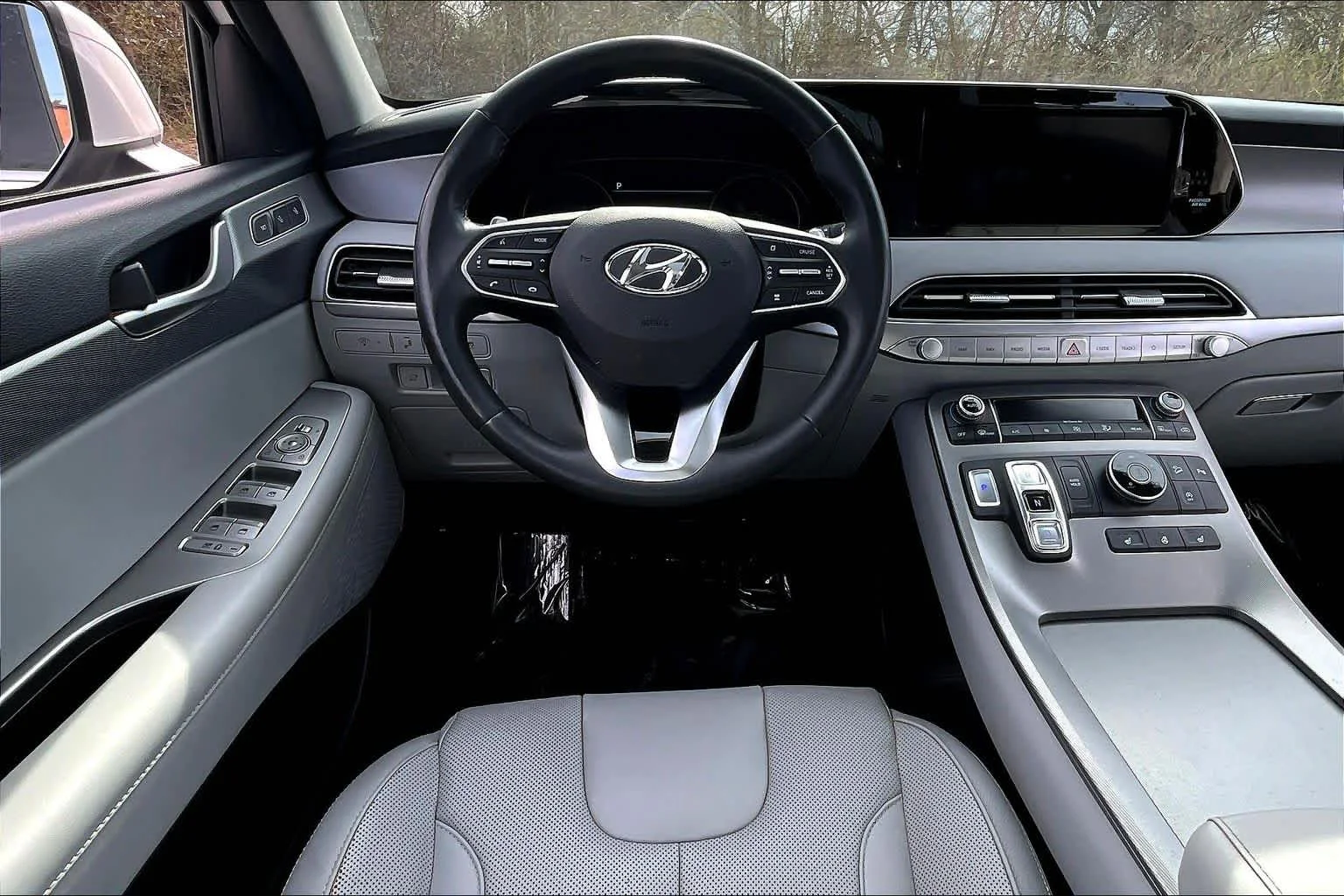 Used 2020 Hyper White Hyundai SEL image 6