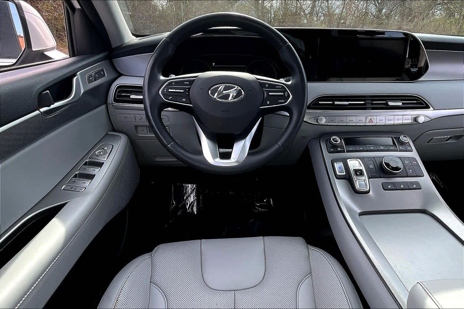 Used 2020 Hyper White Hyundai SEL image 6