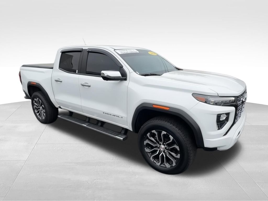 Used 2024 White GMC Denali image 2