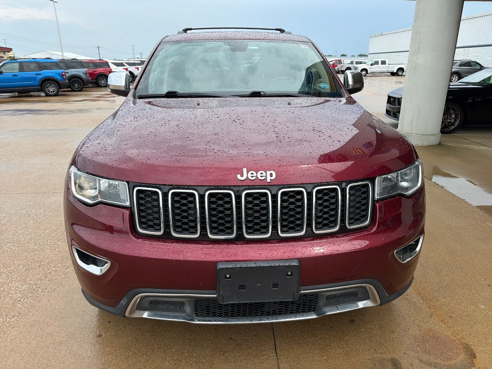 Used 2017 Velvet Red Pearlcoat Jeep Limited image 4