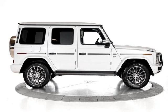 Used 2024 MANUFAKTUR Moonlight White Metallic Mercedes-Benz G 550 image 8