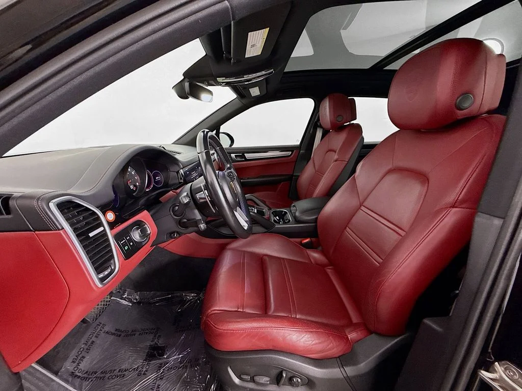 Used 2022 Black Porsche Platinum Edition image 21