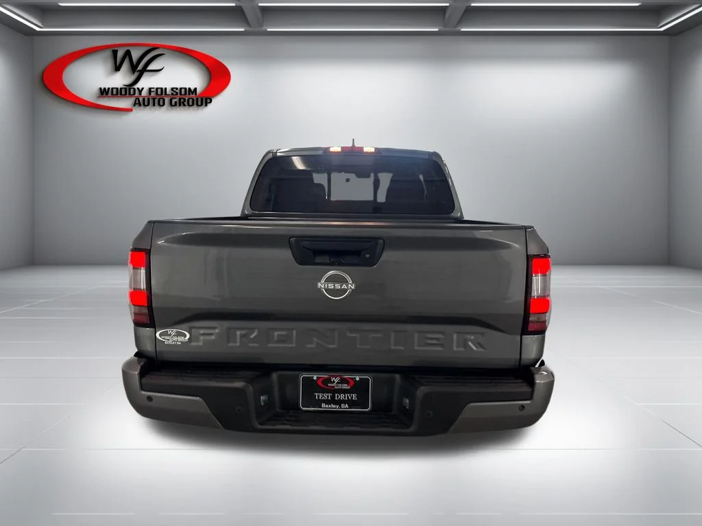 New 2027 Gun Metallic Nissan Crew Cab SV image 7