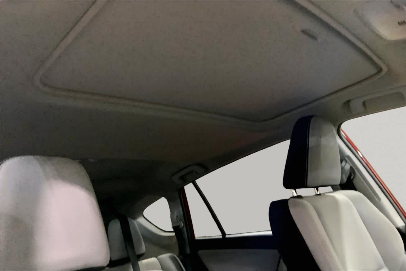 Used 2016 Barcelona Red Metallic Toyota XLE image 14