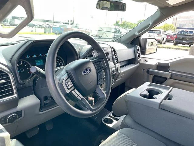 Used 2016 Magnetic Metallic Ford XL image 10