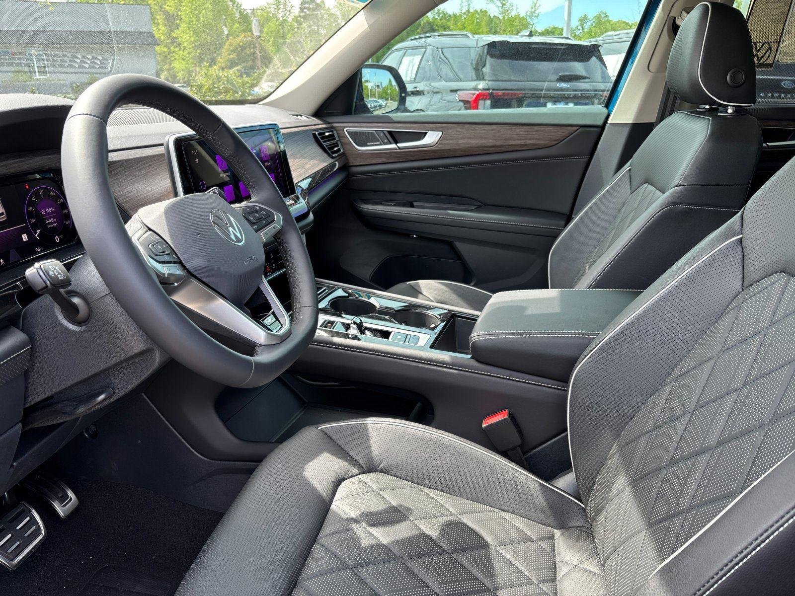 2025 Volkswagen Atlas SEL Premium R-Line - Photo 15