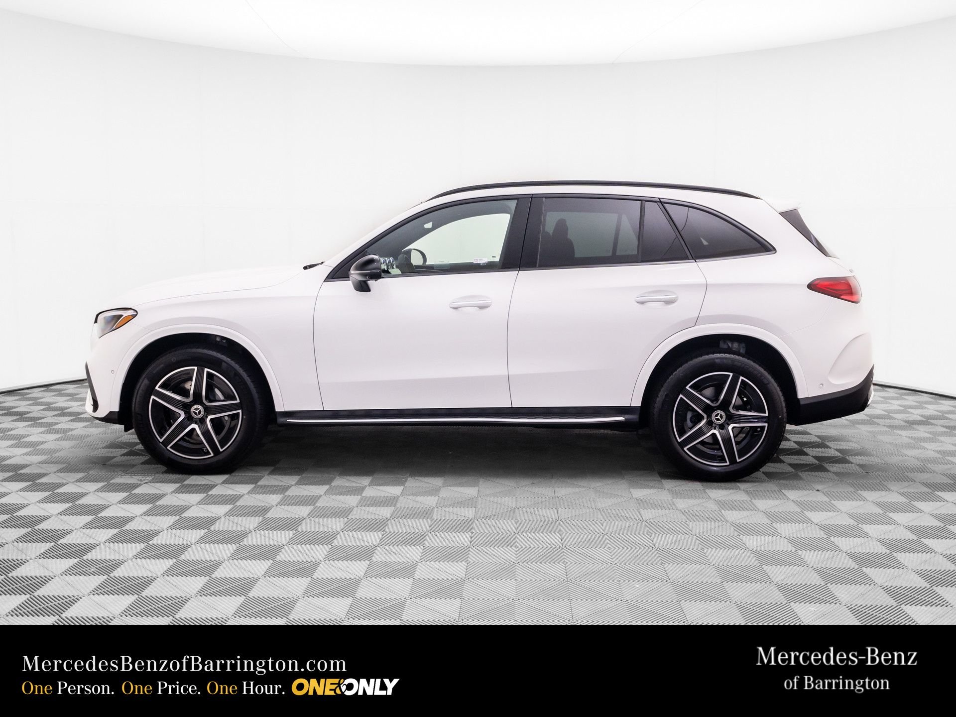 New 2026 Polar White Mercedes-Benz GLC 300 image 2