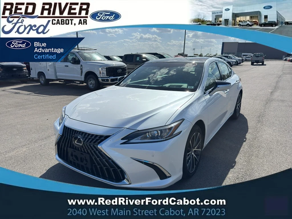 Used 2023 Eminent White Pearl Lexus Luxury image 1