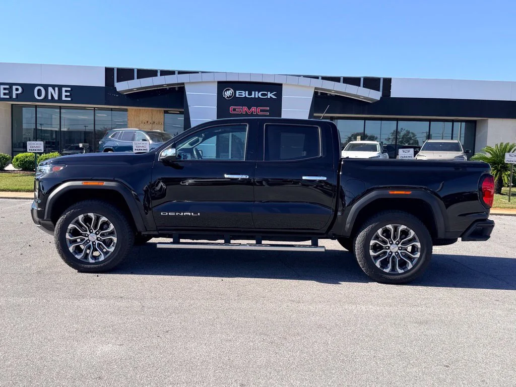 Used 2024 Black GMC Denali image 3