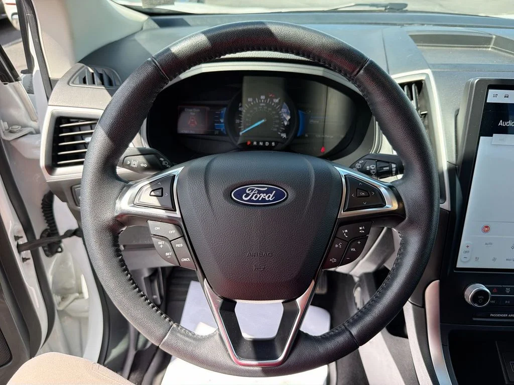 Used 2024 White Ford SEL image 21
