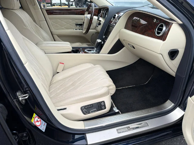 Used 2014 Blue Bentley W12 image 13