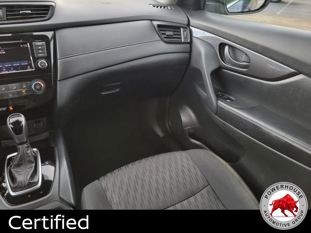 Used 2020 Blue Nissan S image 19