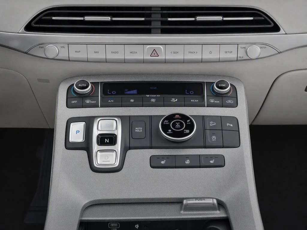 Used 2021 White Hyundai SEL image 27