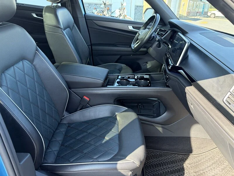 Used 2024 Blue Volkswagen SEL Premium R-Line 4Motion image 6