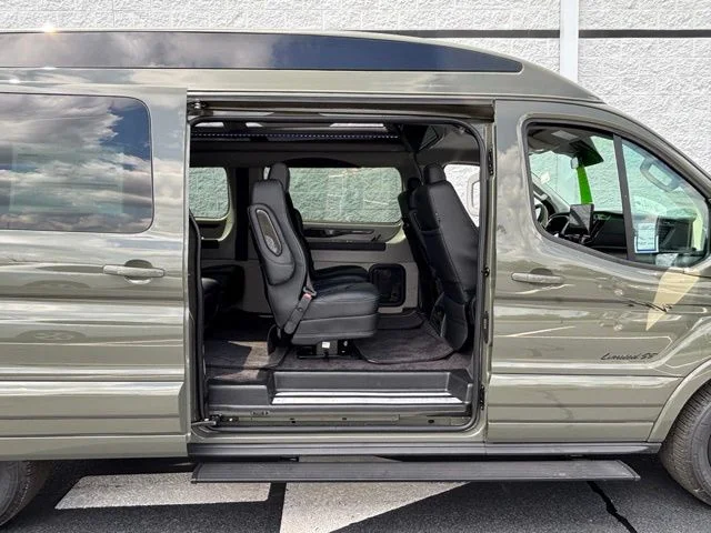 New 2026 Green Ford Explorer Limited SE image 7