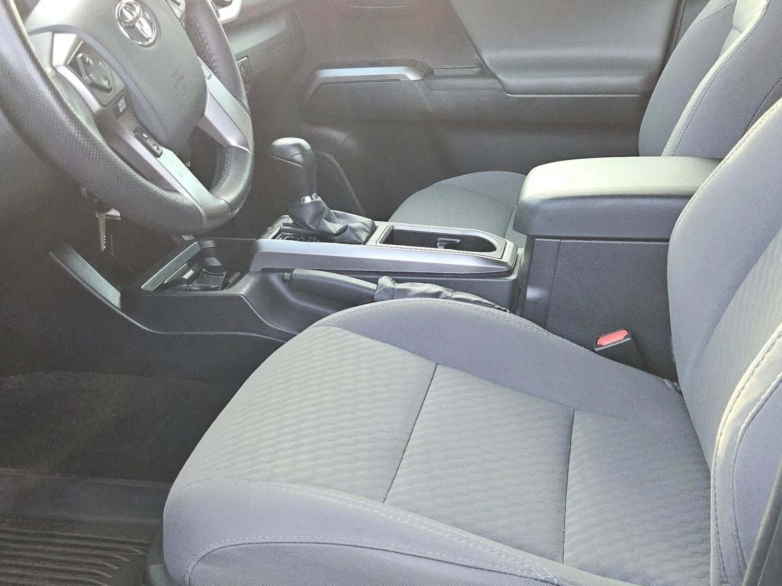 Used 2020 Cement Toyota SR5 image 14