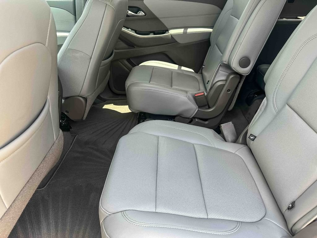 Certified Used 2021 SILVER ICE METALLIC Chevrolet Premier image 19