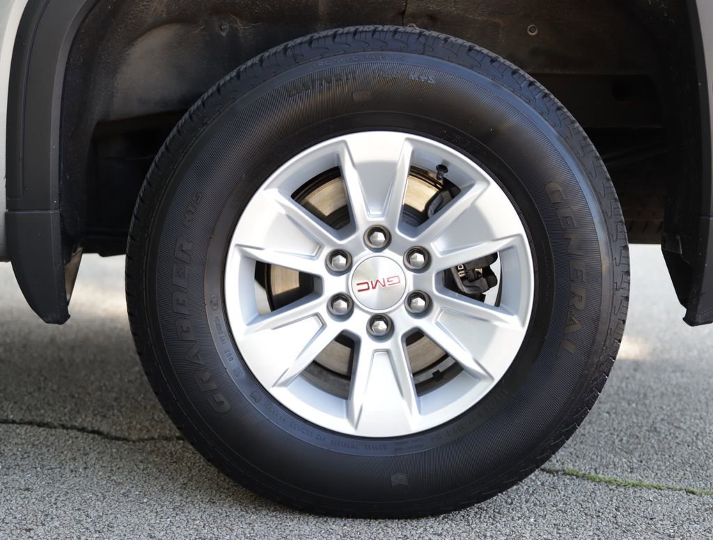 Used 2024 Sterling Metallic GMC SLE image 36