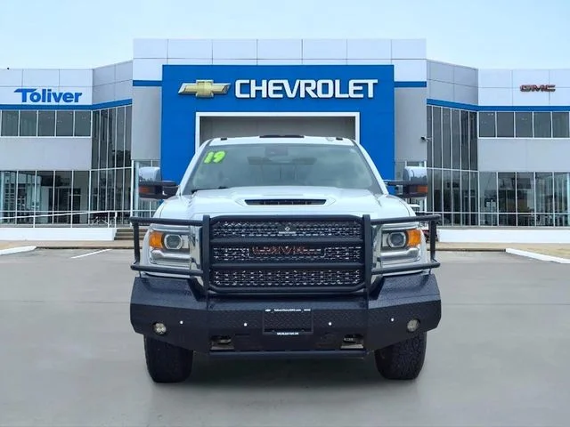 Used 2019 White GMC Denali image 2