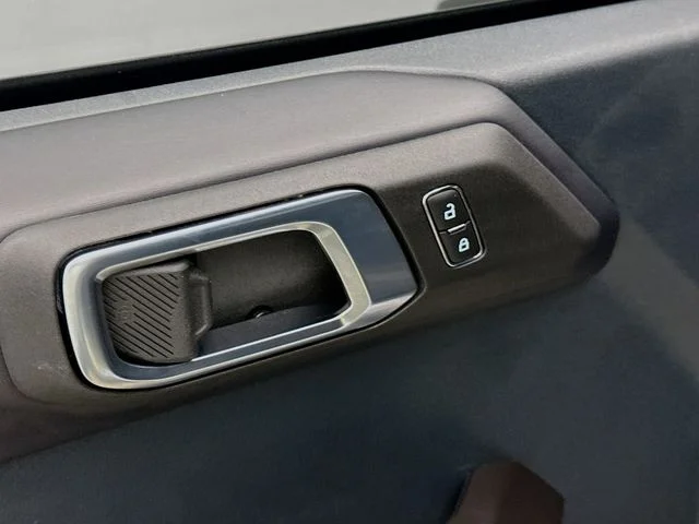 Used 2024 Silver Metallic Ford Badlands image 18