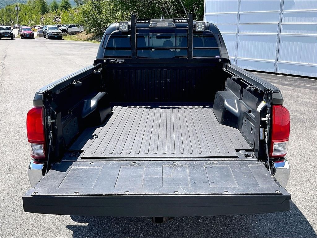 Used 2018 Magnetic Gray Metallic Toyota SR5 Double Cab 4x4 image 29