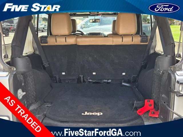 Used 2016 Silver Jeep Unlimited Sahara image 10