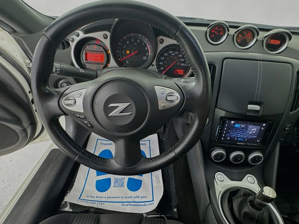 Used 2020 White Nissan Base image 12