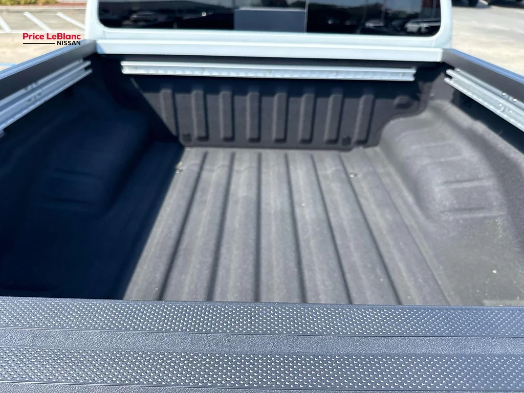 New 2026 Glacier White Nissan Crew Cab SV 4x2 image 7