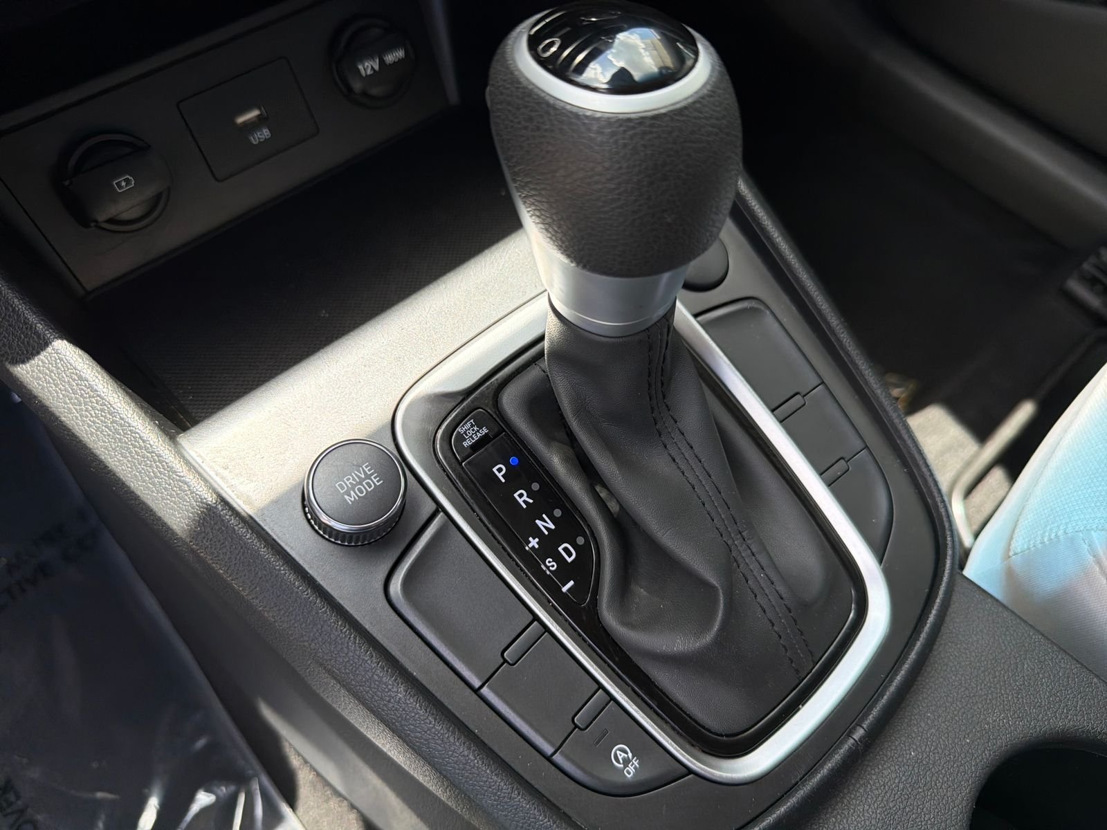 Used 2023 Abyss Black Hyundai SEL image 22