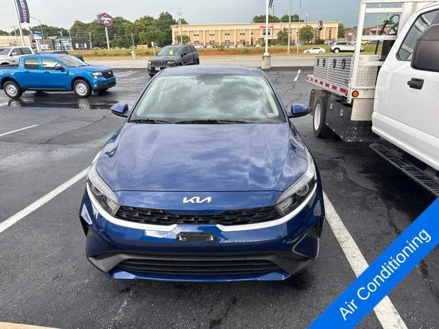Used 2024 Deep Sea Blue Kia LXS image 2