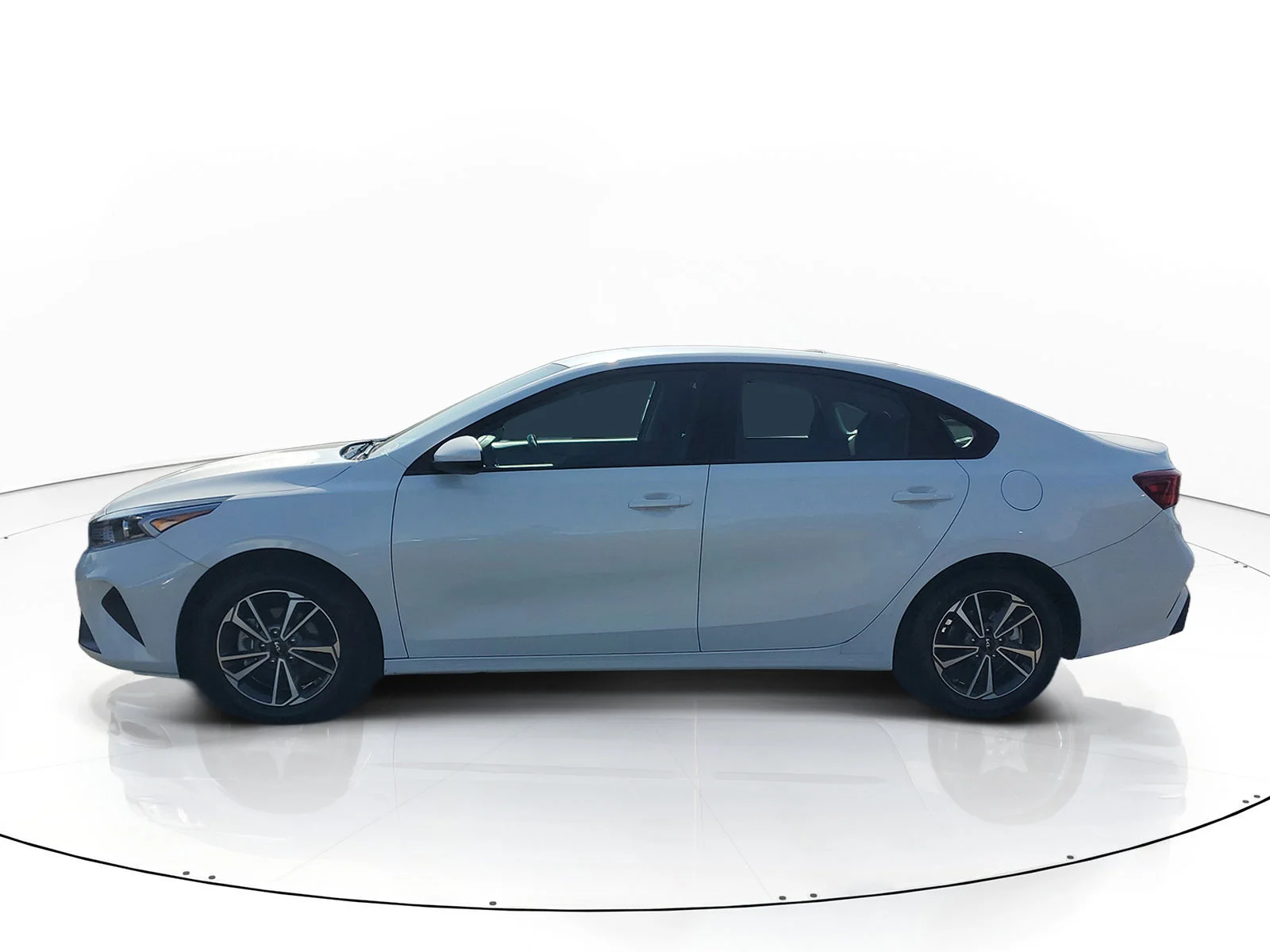 Certified Used 2024 White Kia LXS image 7