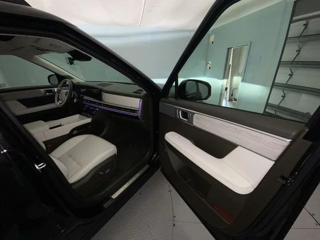 Used 2025 Black Hyundai Calligraphy image 26